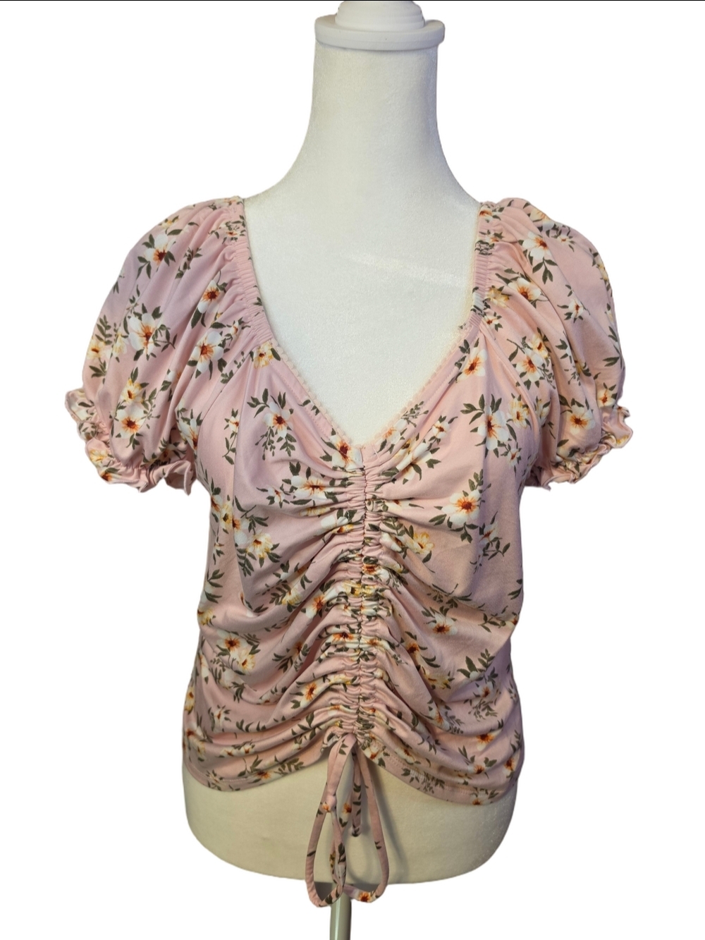 No Boundaries Pink White Scalloped Floral Ruched V-Neck Crop Top Size XL (15-17)